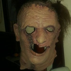 halloween mask! texas chainsaw masacre!